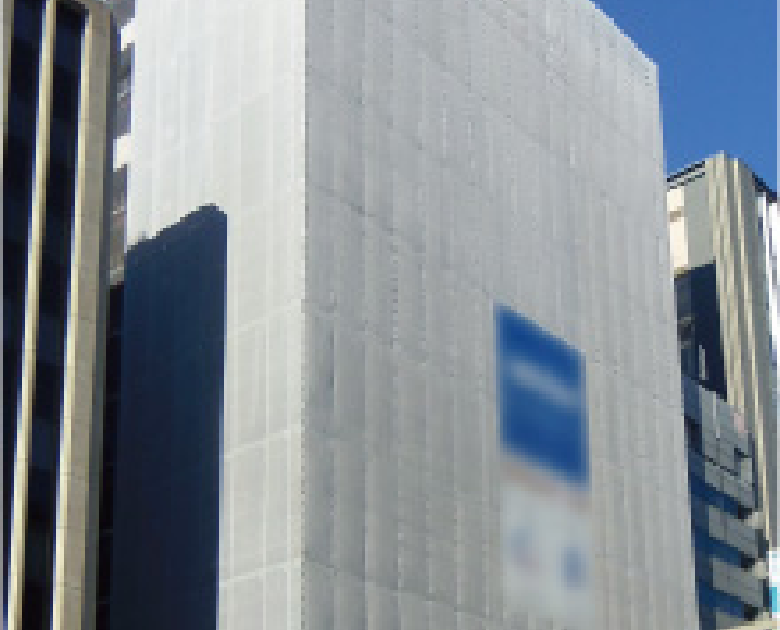 都市部の高層ビル：高さ54mも二本組みなしで設置